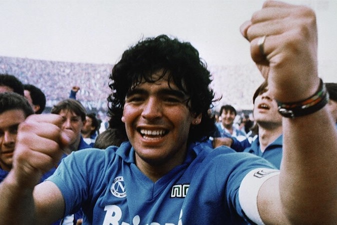 Napoli doi ten san de tuong nho Maradona hinh anh
