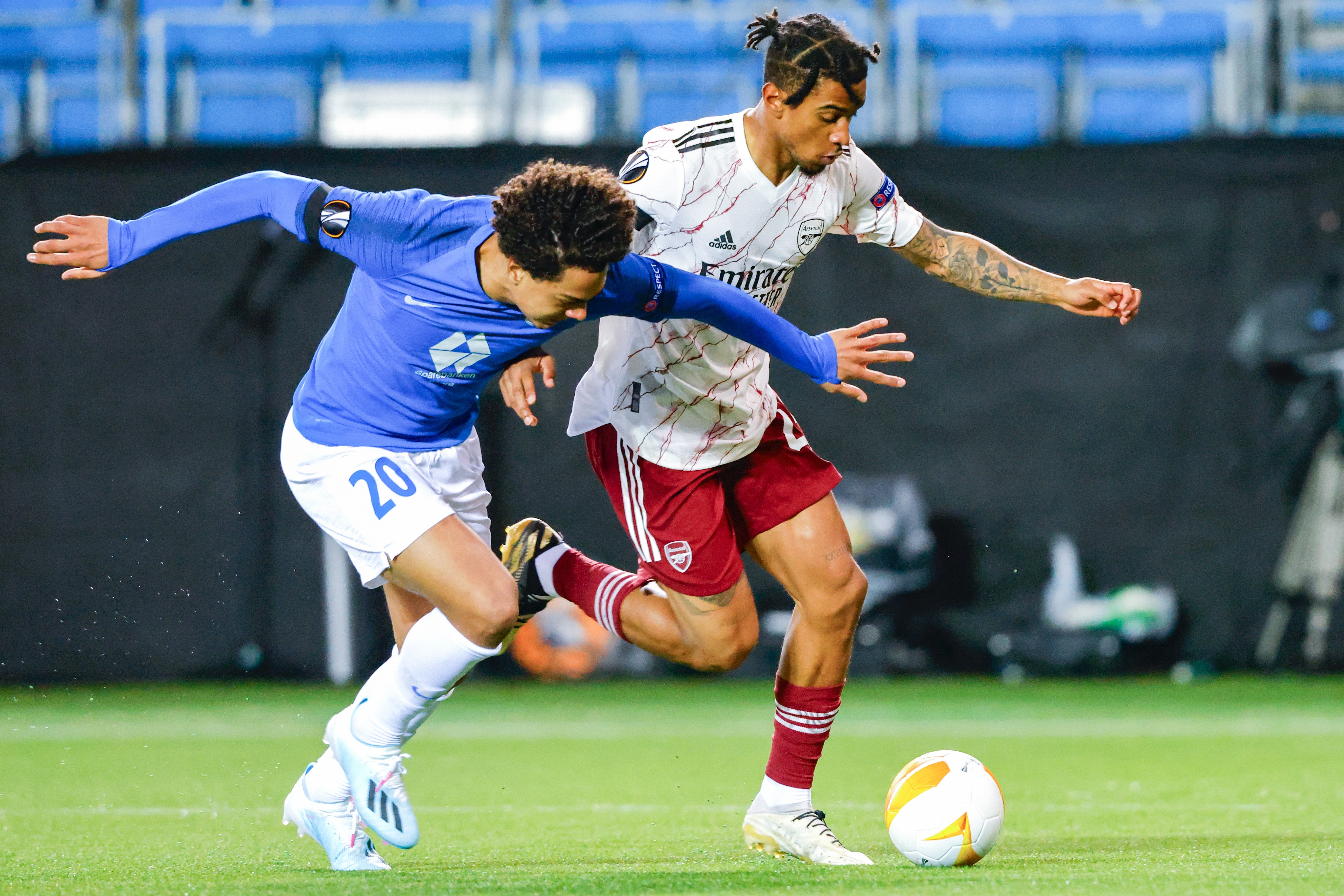 Arsenal qua vong bang Europa League anh 3