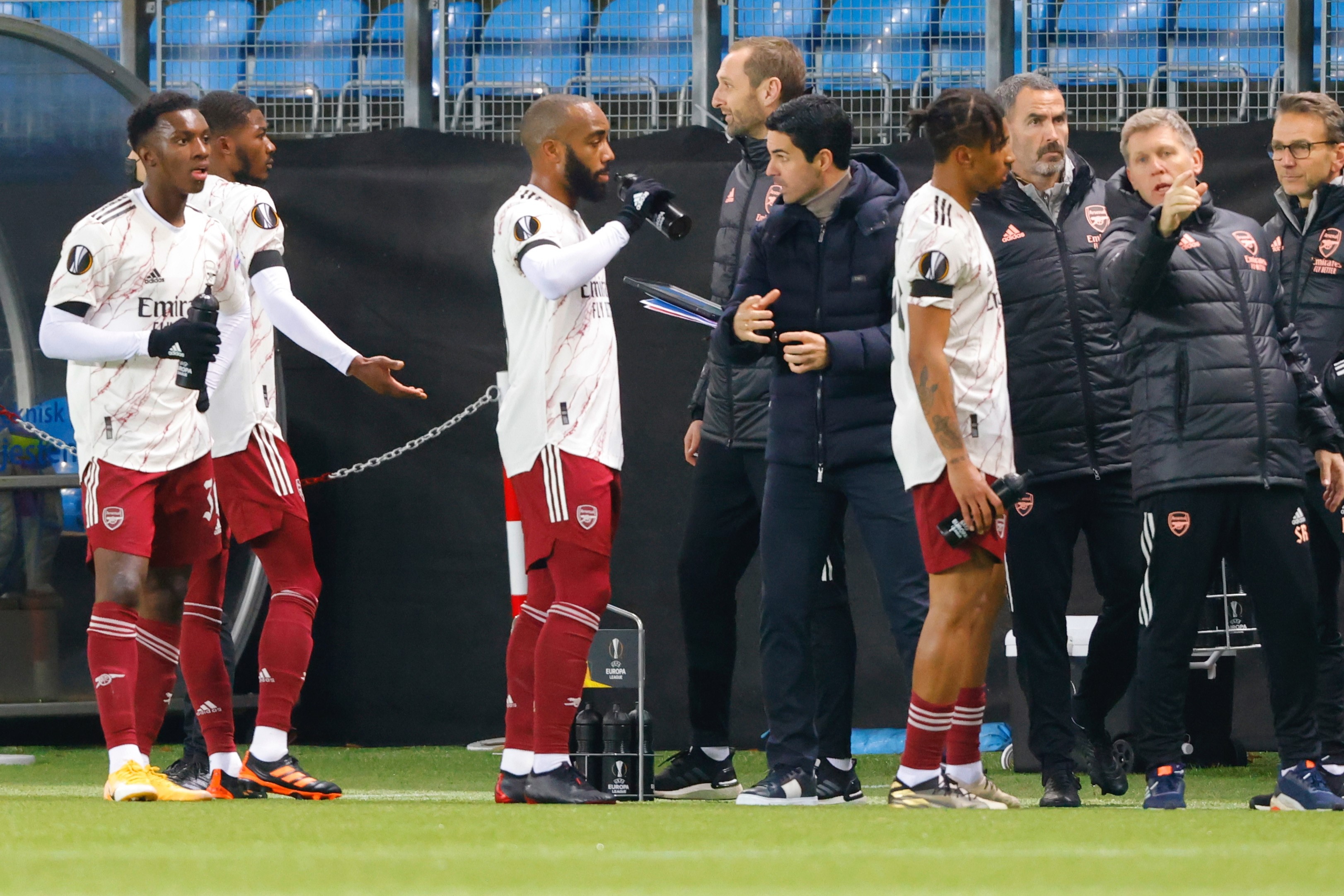 Arsenal qua vong bang Europa League anh 4