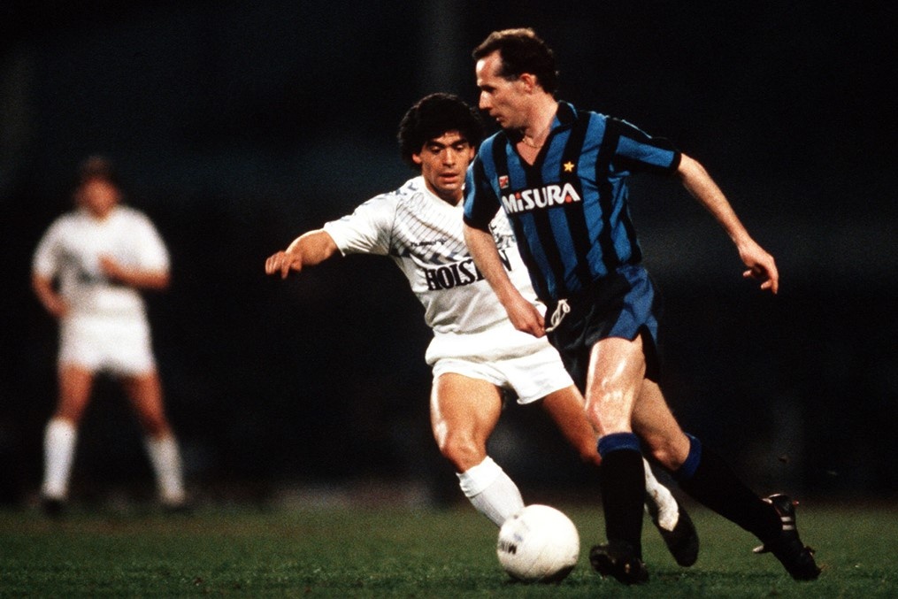 Maradona qua doi anh 3