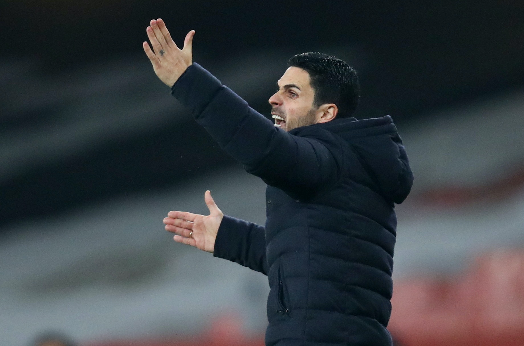 Arsenal khung hoang anh 4