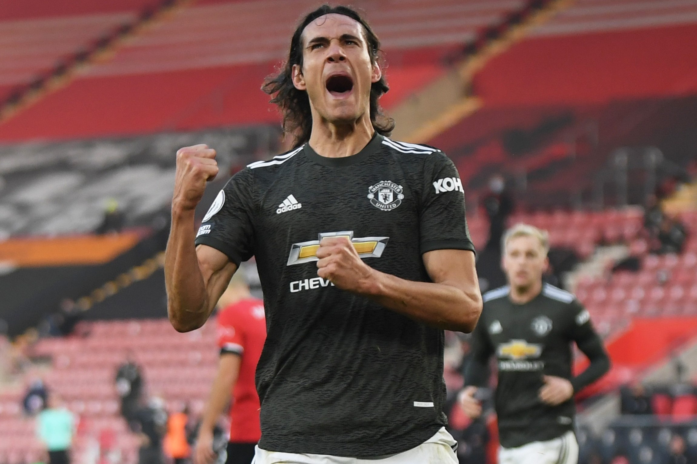 Cavani lap cu dup anh 1