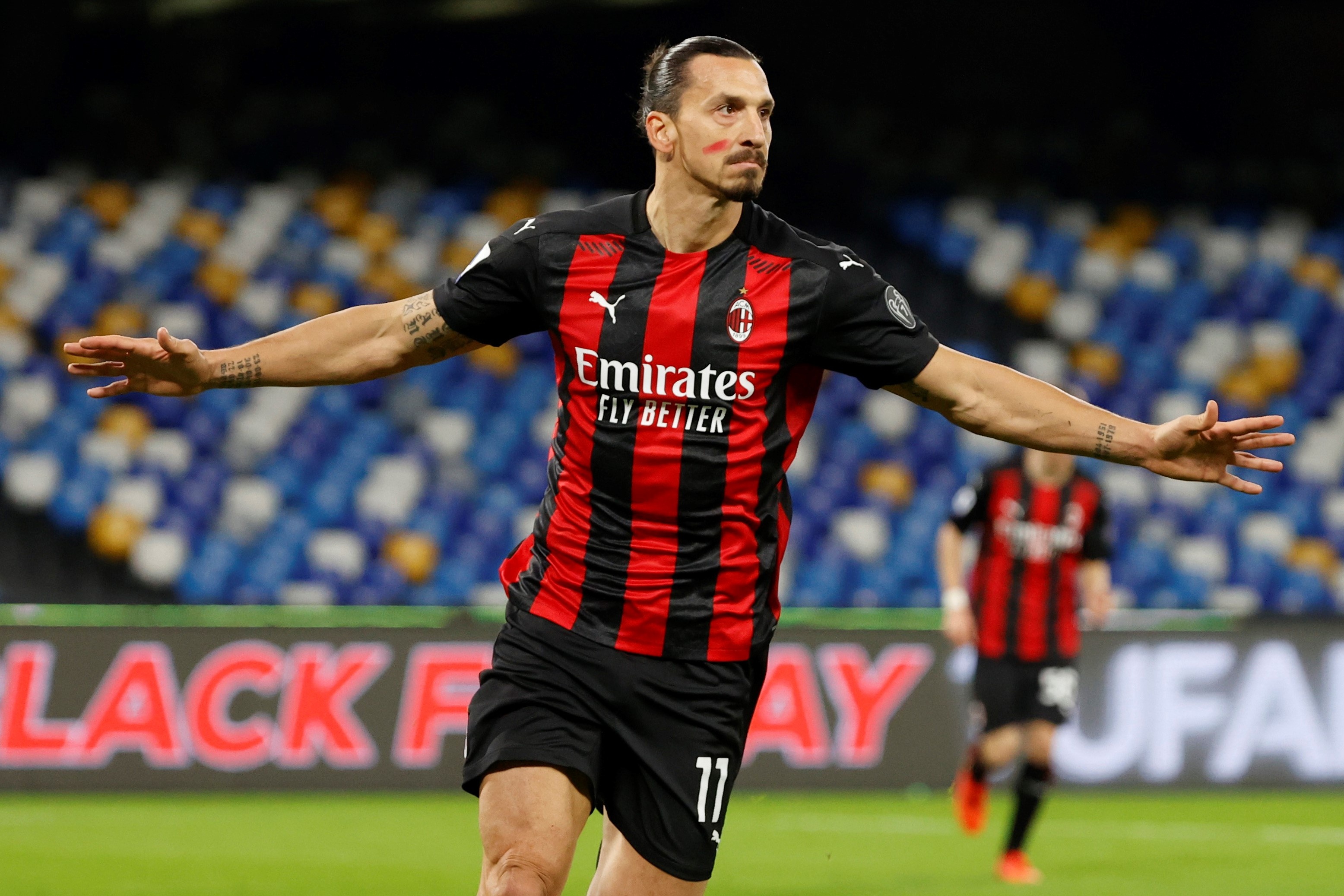 Ibrahimovic lap ky luc anh 1