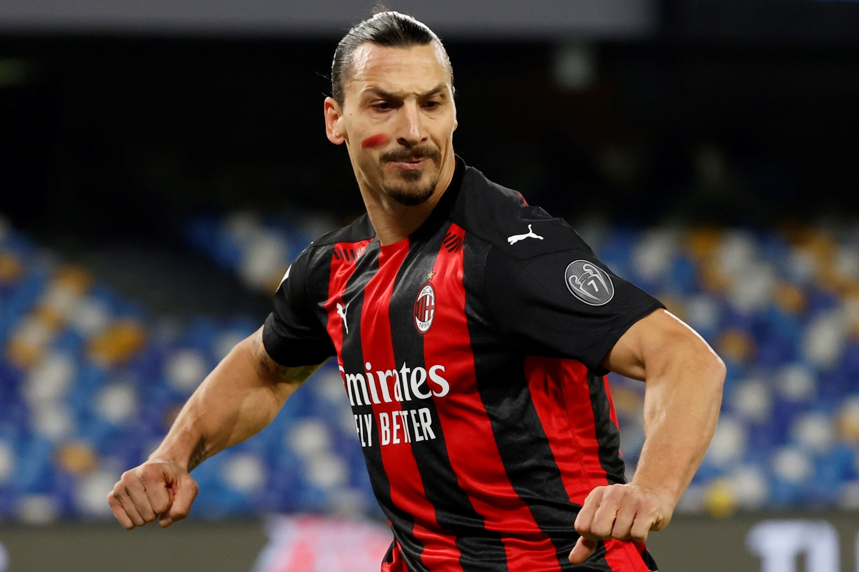 Ibrahimovic: 'Toi gay ap luc cho cac dong doi' hinh anh