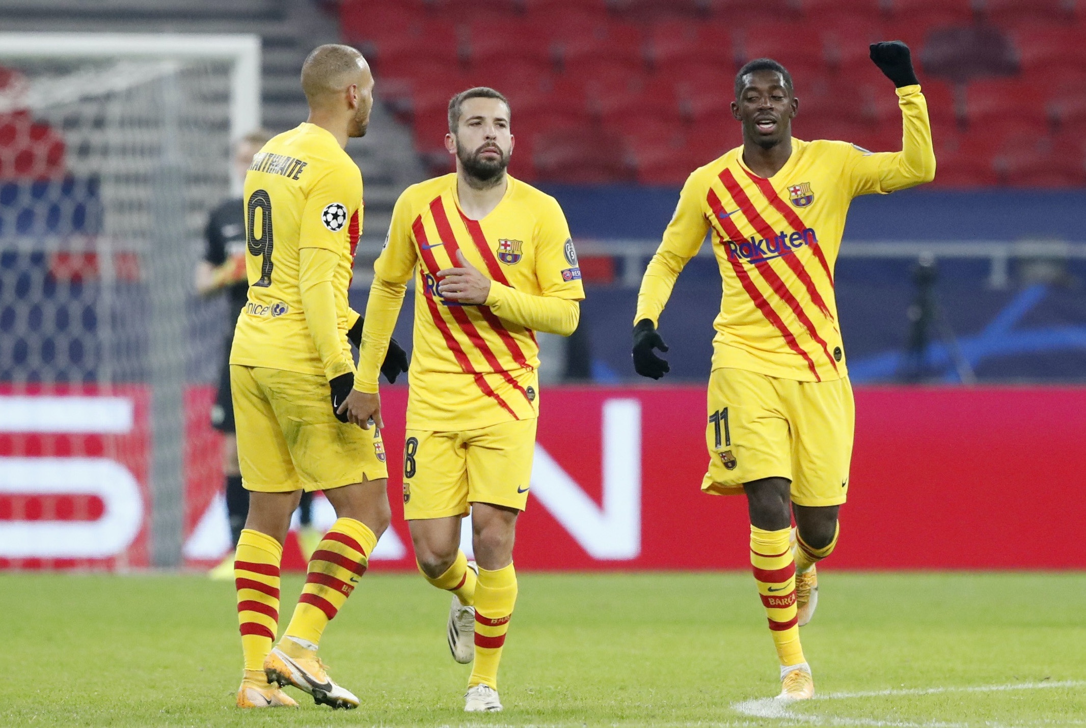 Barca thang 3-0 anh 9