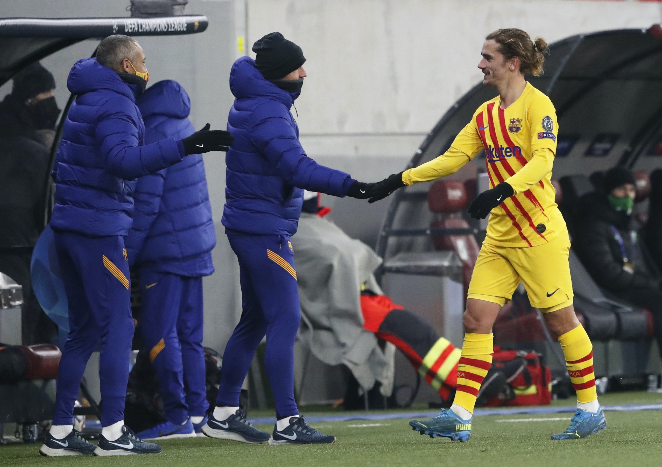 Barca thang 3-0 anh 8