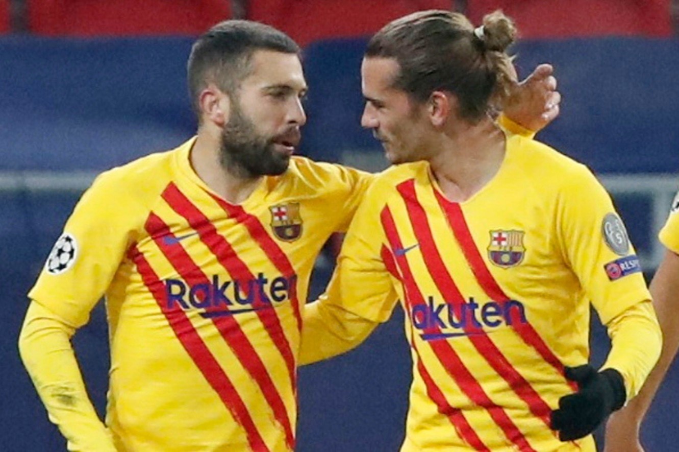 Griezmann ghi ban giup Barca thang trong ngay vang Messi hinh anh