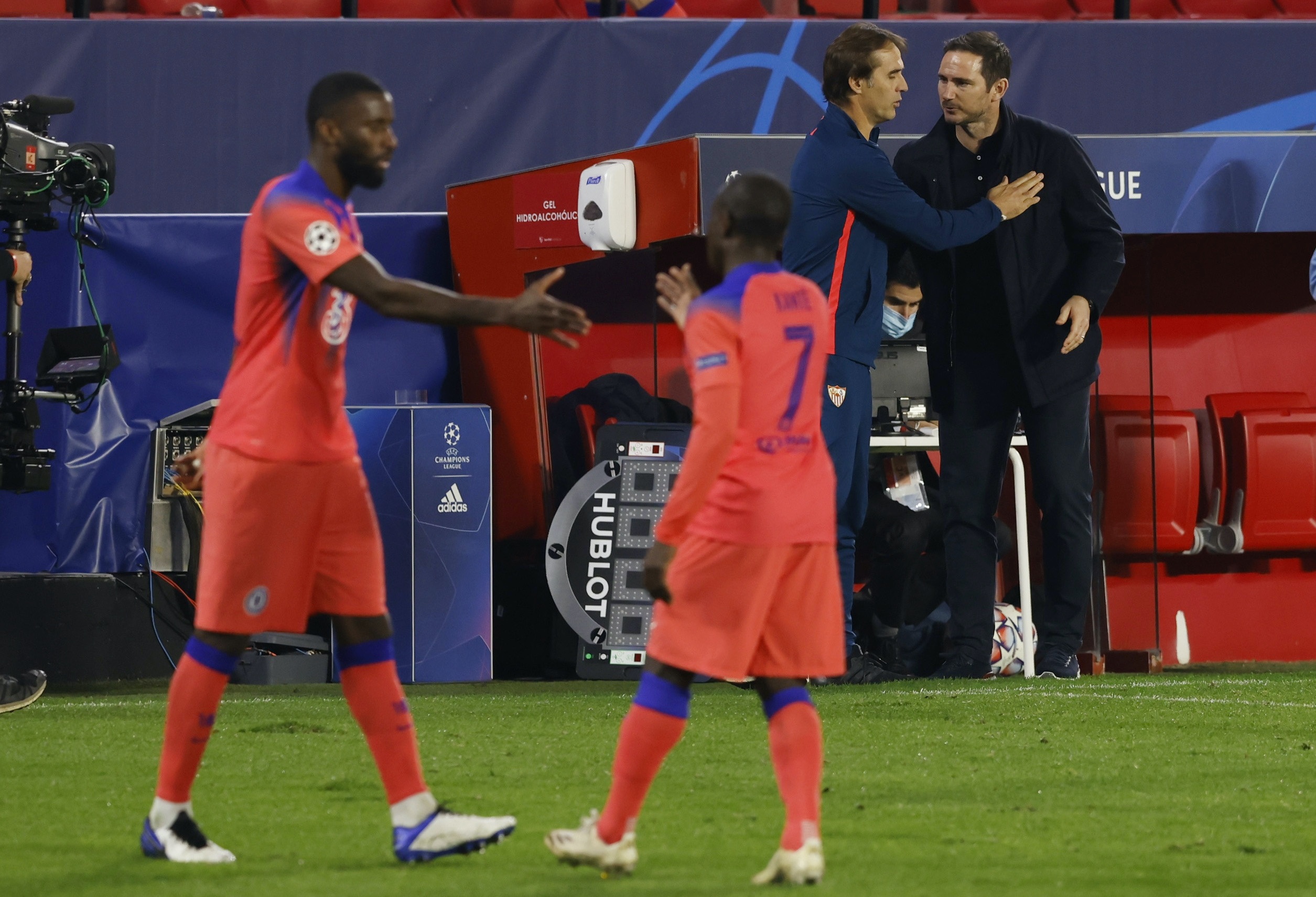 Giroud lap poker anh 10