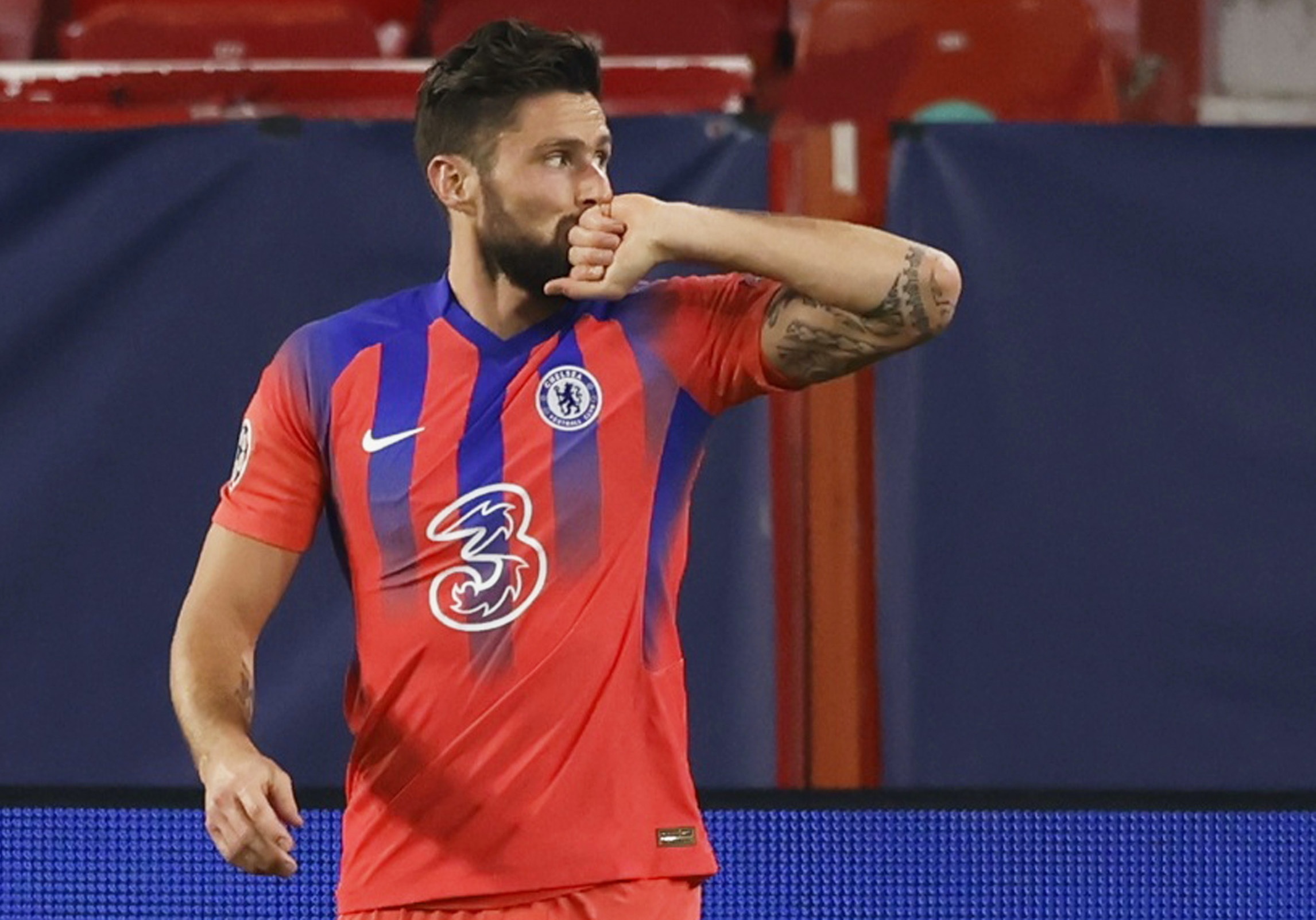 Giroud lap poker anh 7