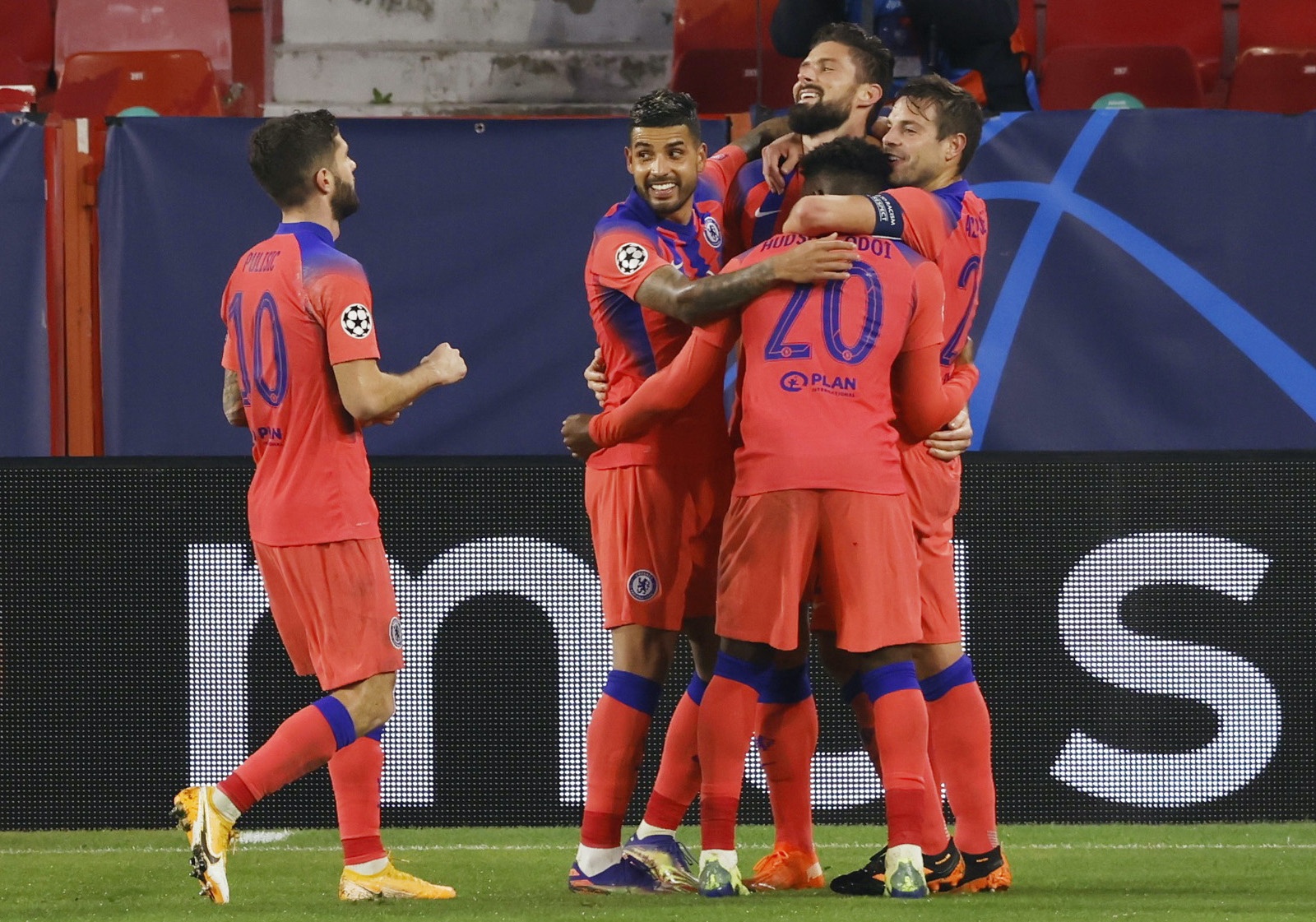 Giroud lap poker anh 9