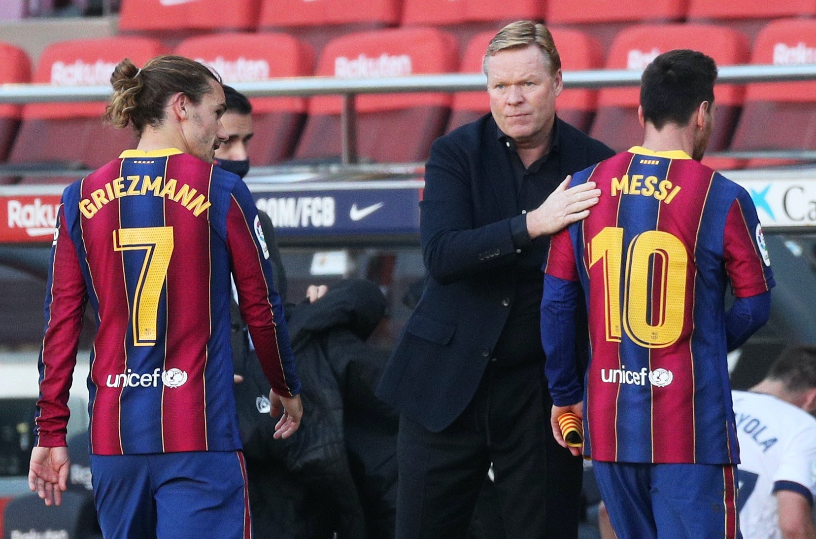 Messi roi Barca anh 1