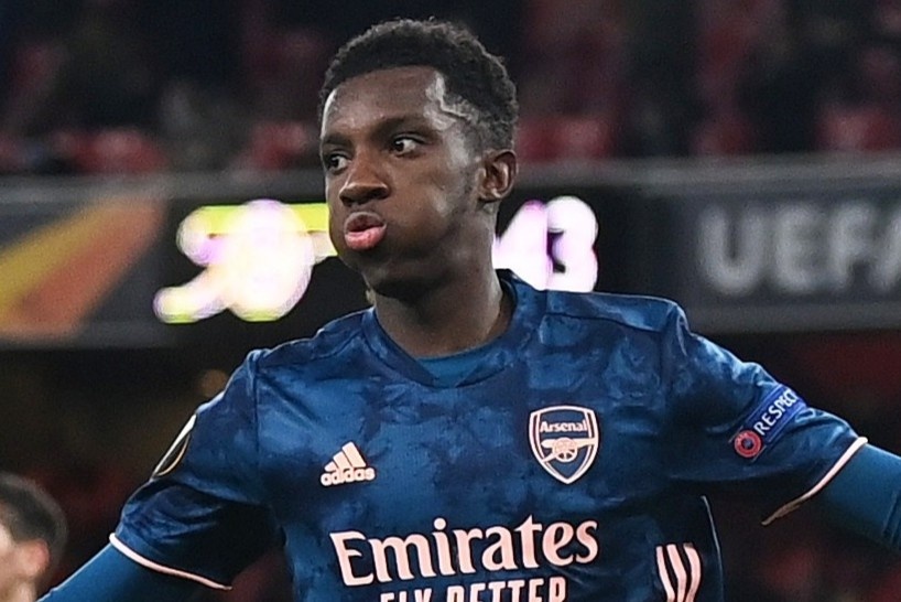 Arsenal thang dam trong ngay don khan gia tro lai Emirates hinh anh