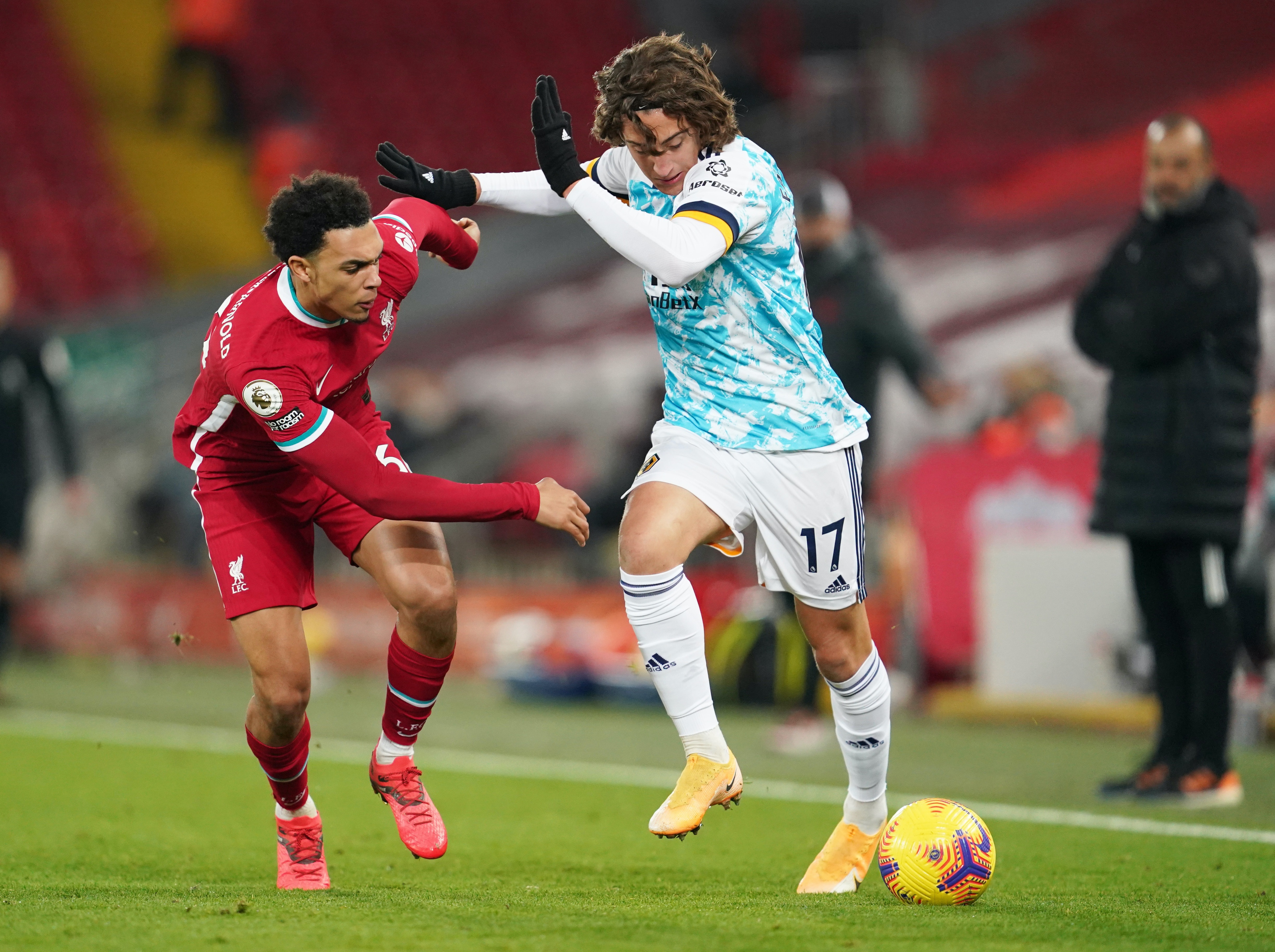 Liverpool dau voi Wolves anh 9