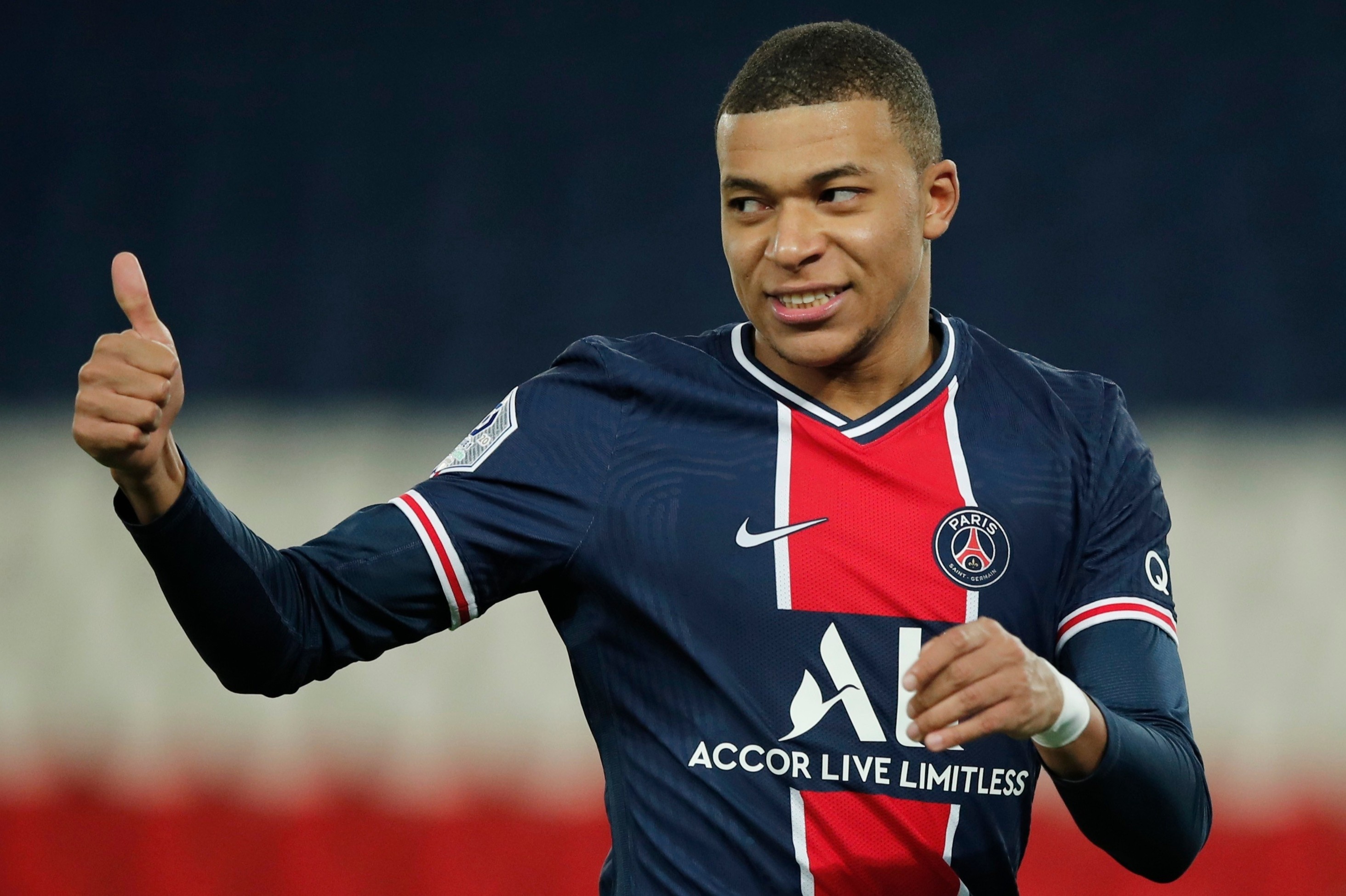 Mbappe pha ky luc cua Messi tai Champions League hinh anh