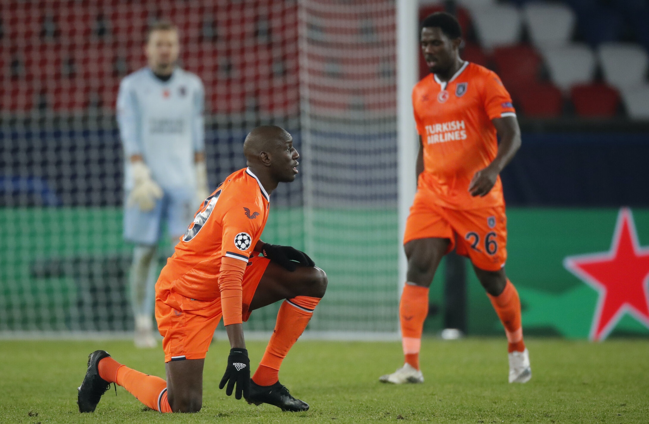 Trong tai phan biet chung toc anh 9