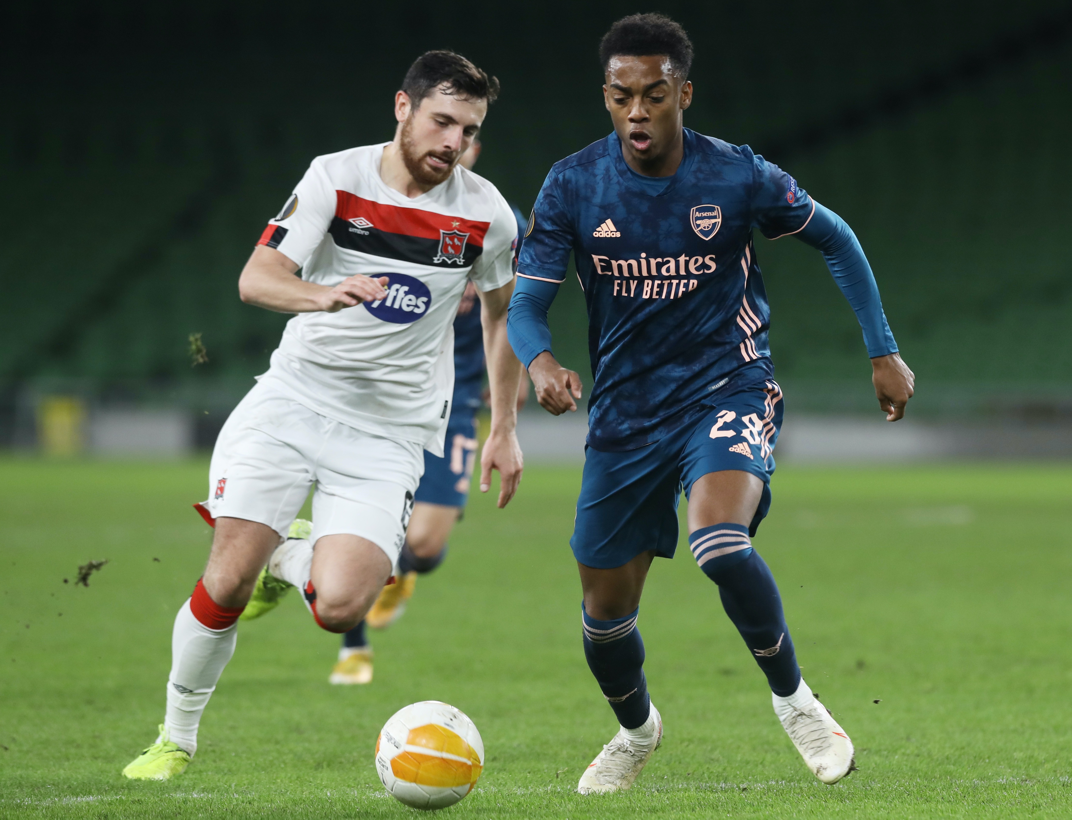 Arsenal qua vong bang anh 5