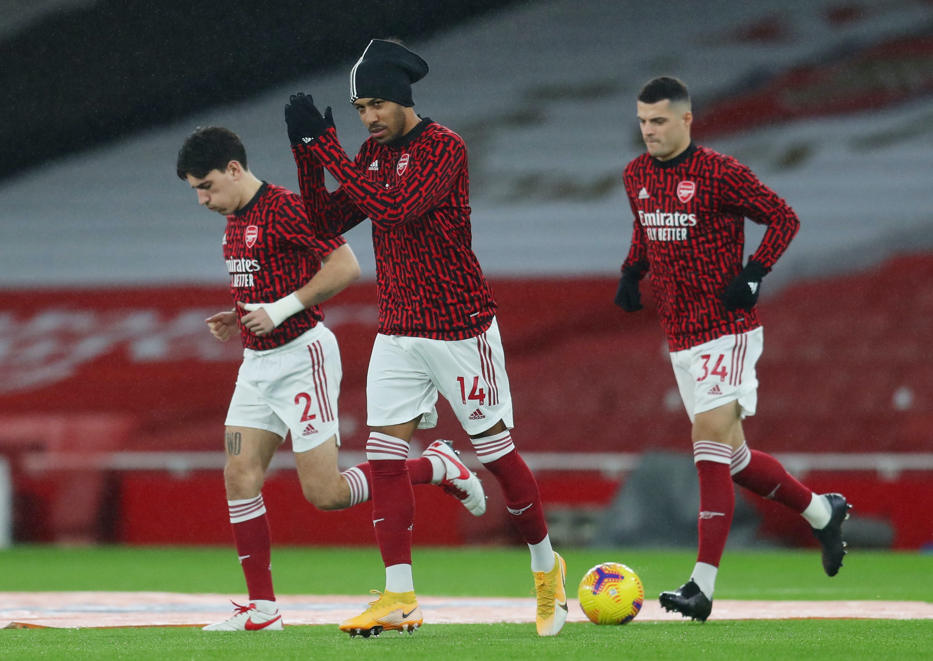 Arsenal dau voi Burnley anh 1