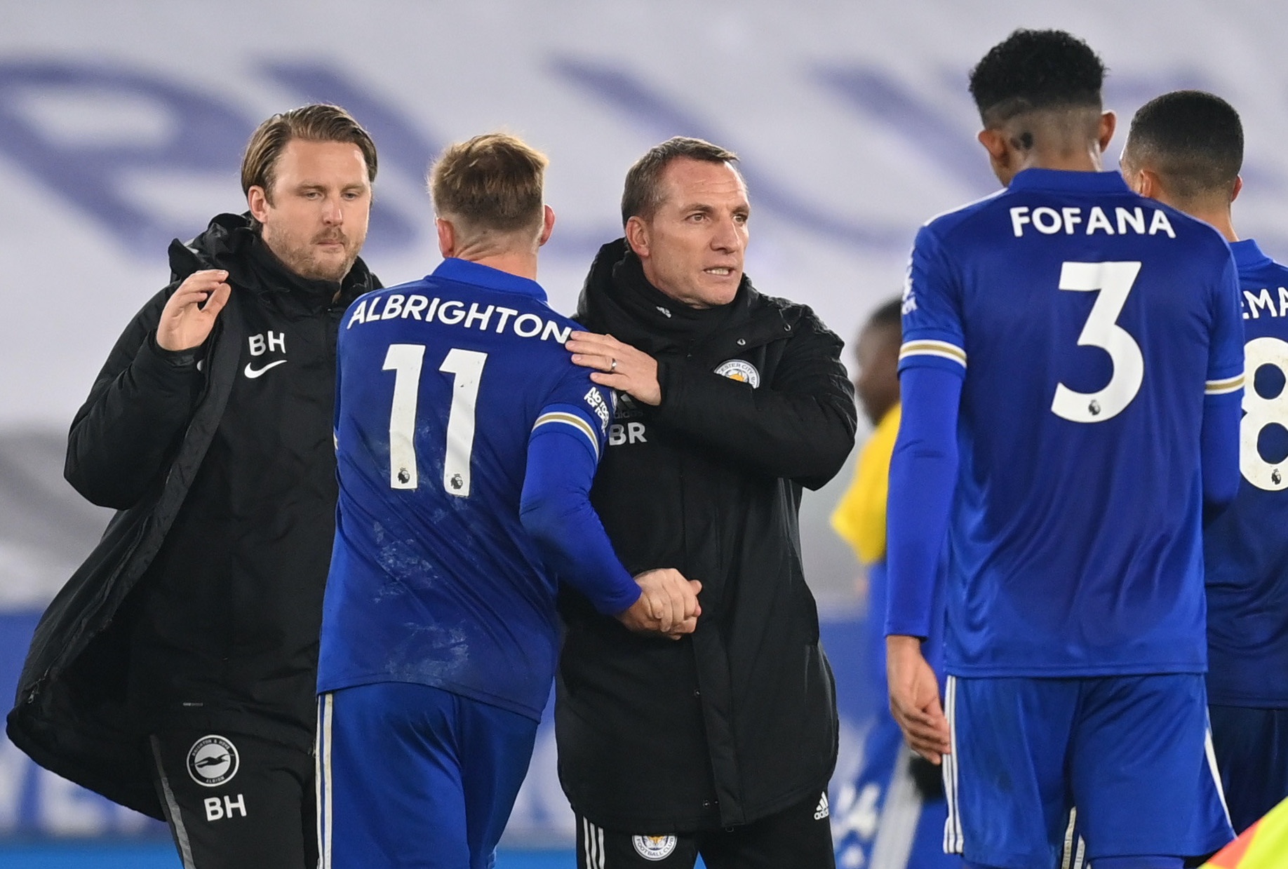 Leicester vao top 3 anh 8