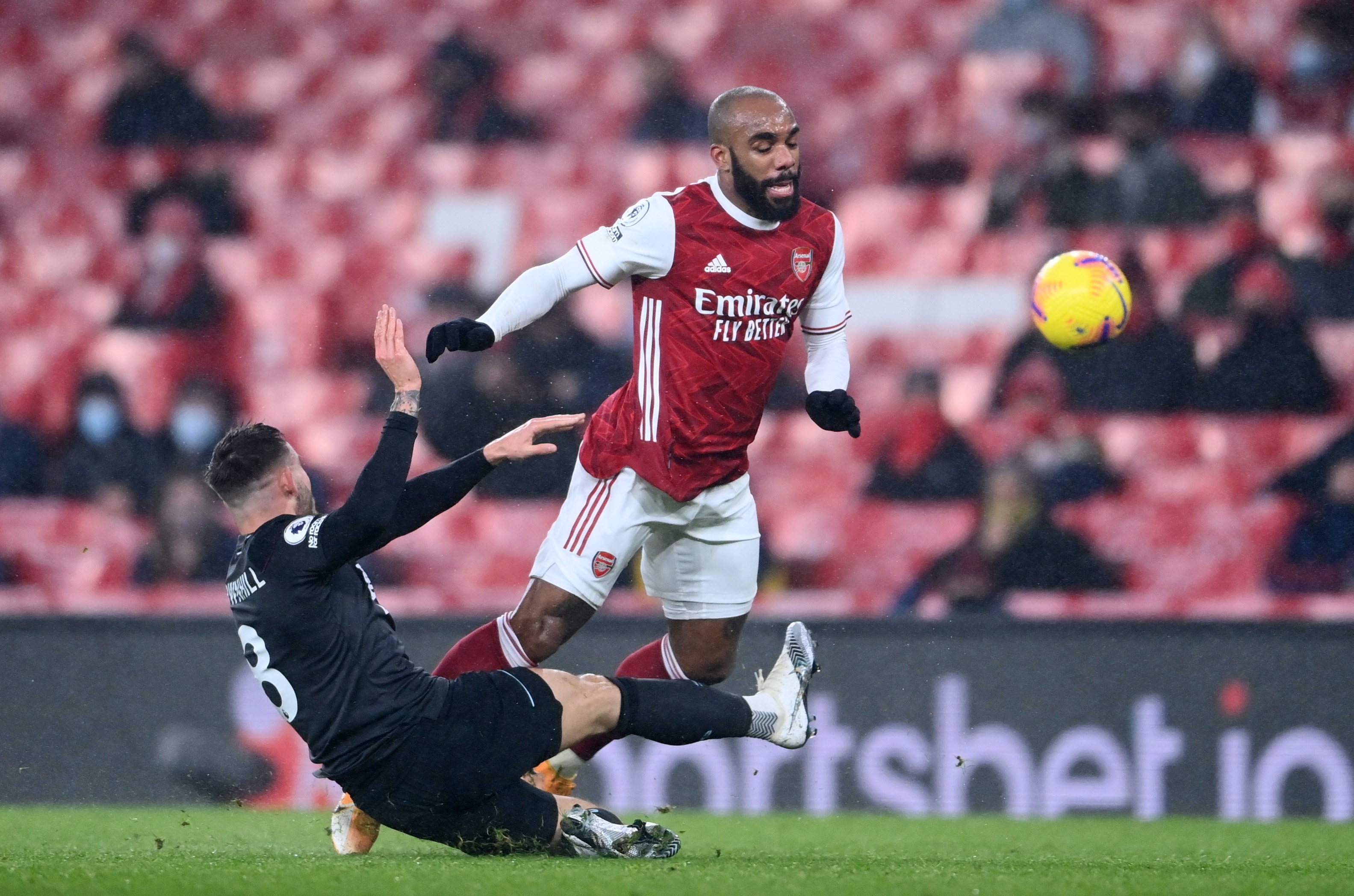 Arsenal dau voi Burnley anh 2