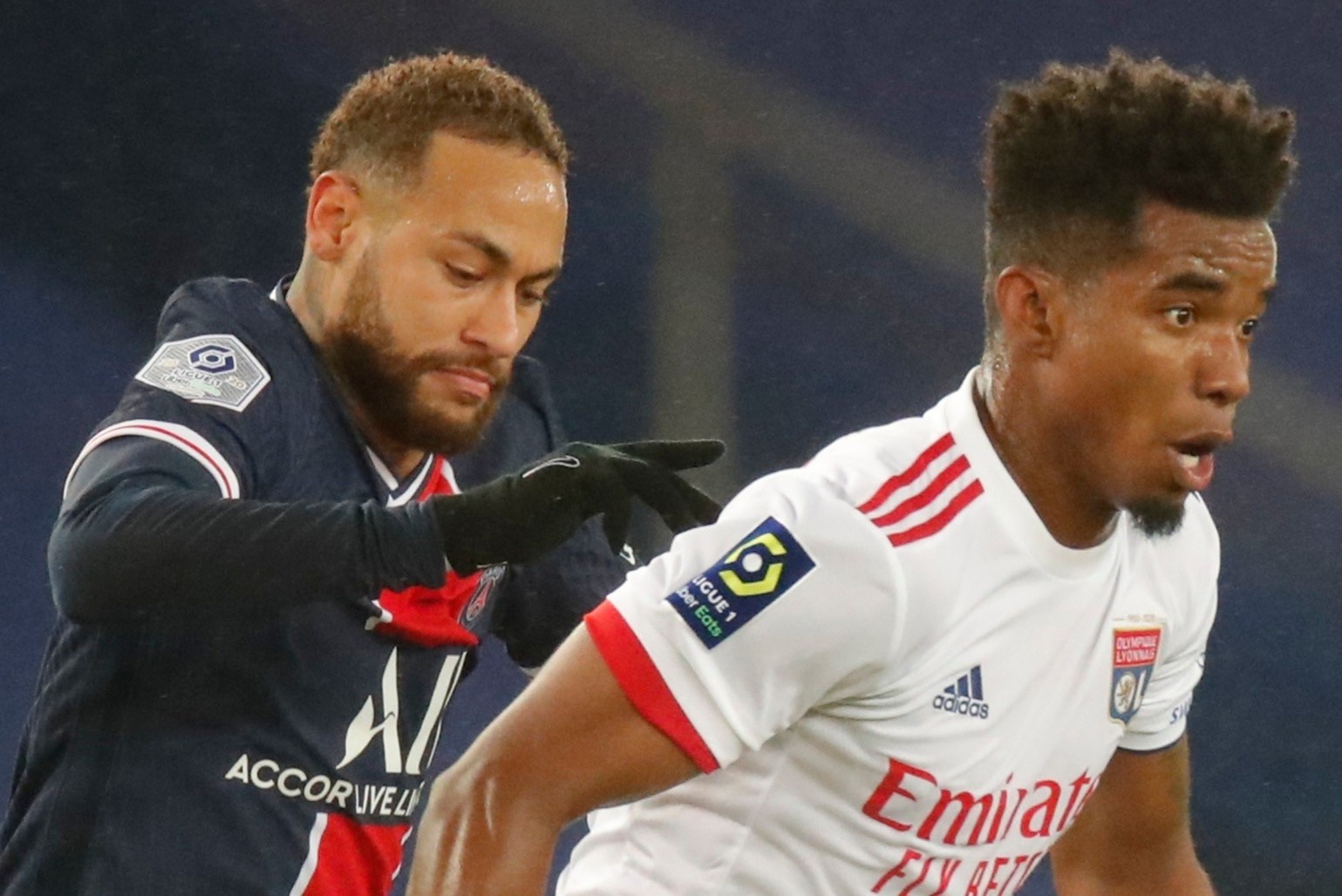 Tien ve Lyon bi doa giet vi lam Neymar chan thuong hinh anh