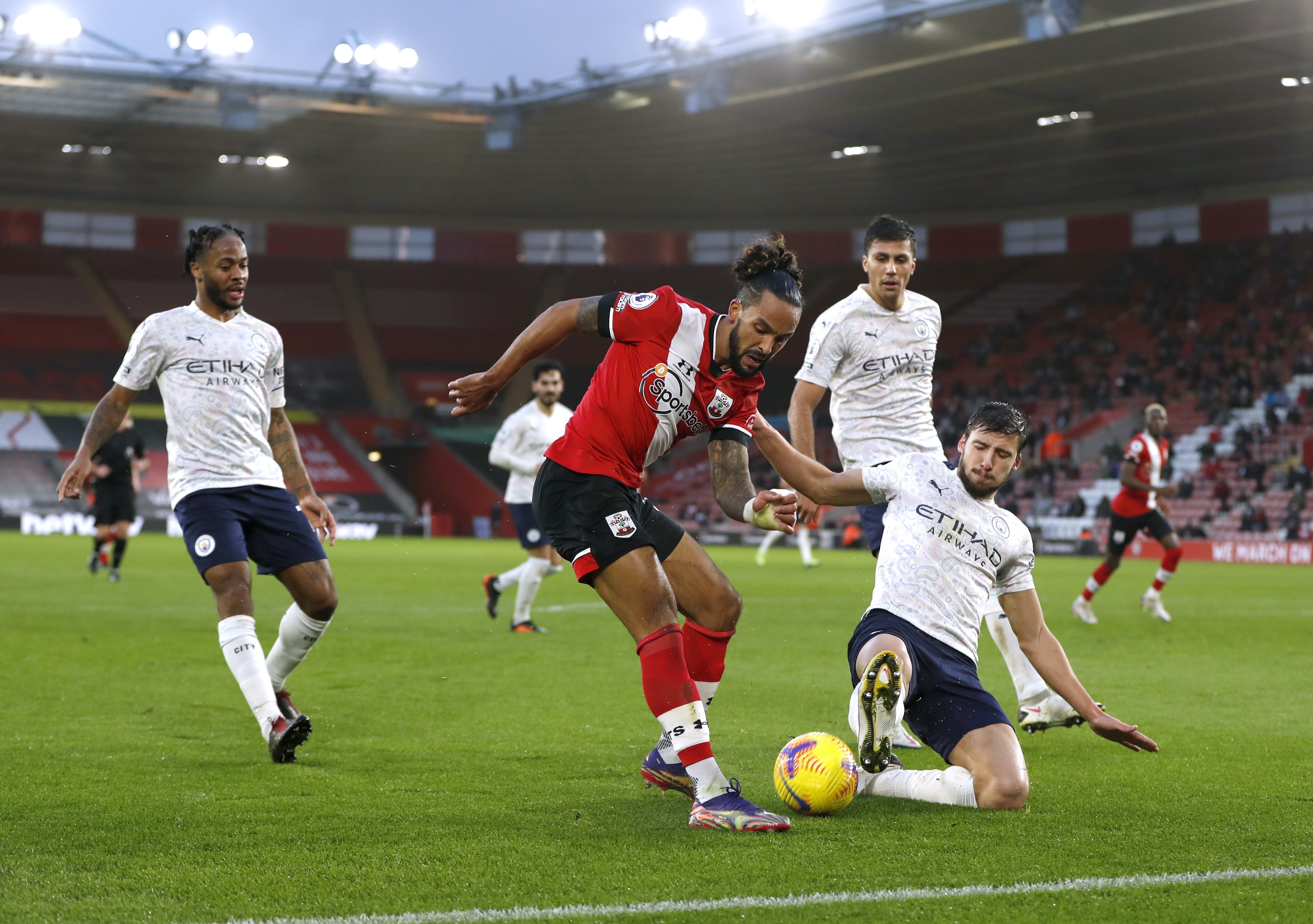 Southampton dau voi Man City anh 5