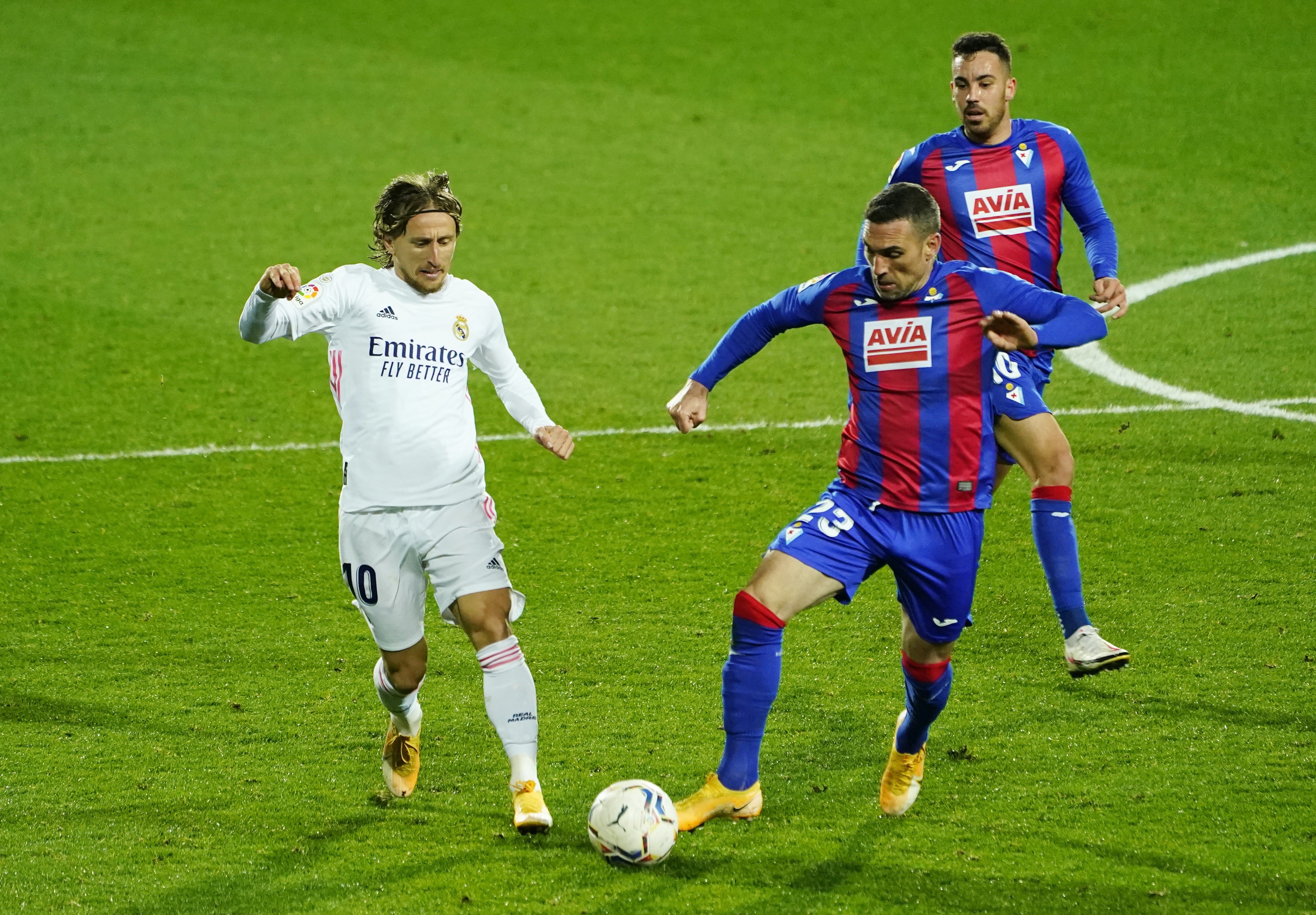 Eibar dau voi Real Madrid anh 5