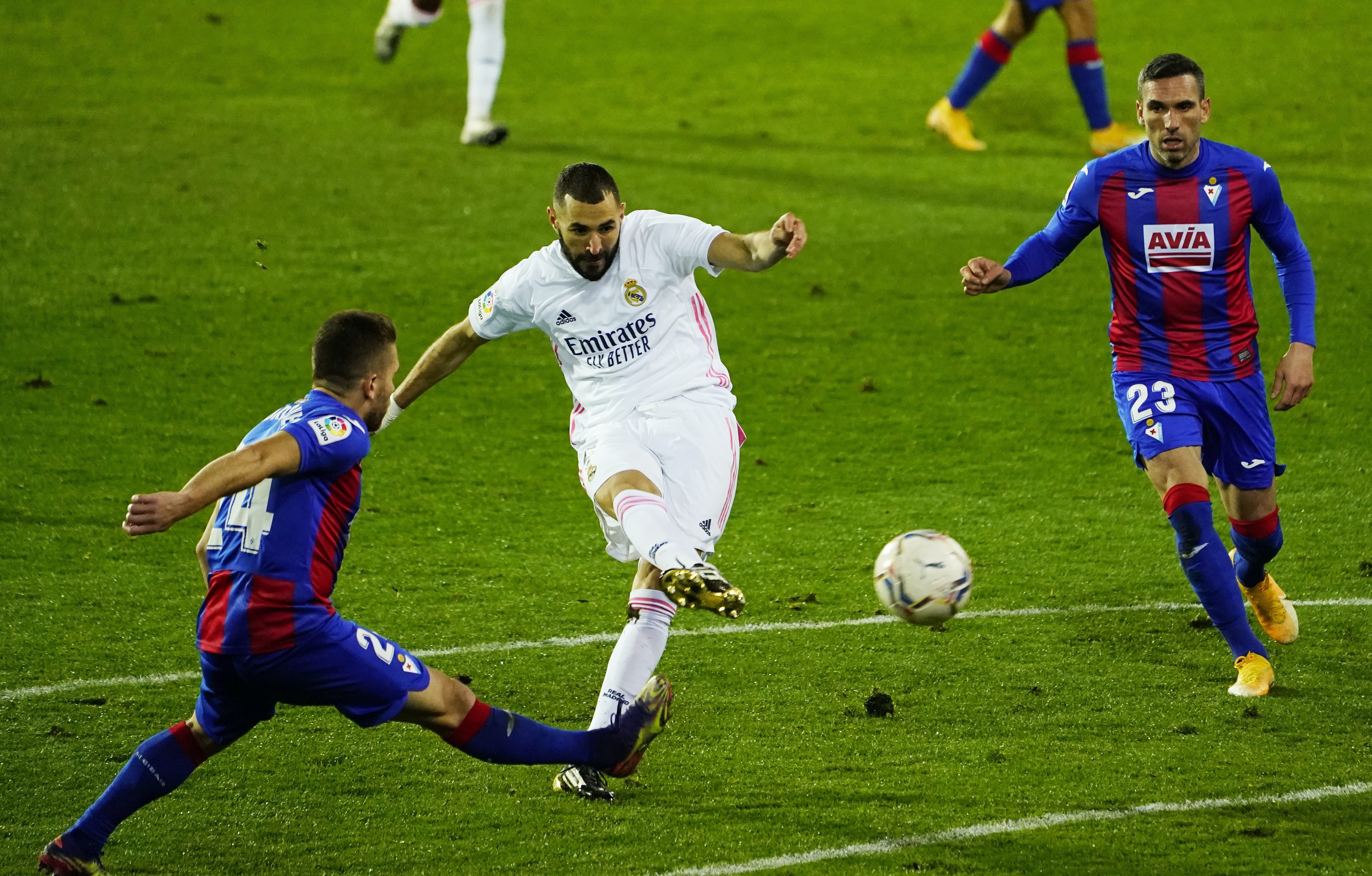Eibar dau voi Real Madrid anh 3