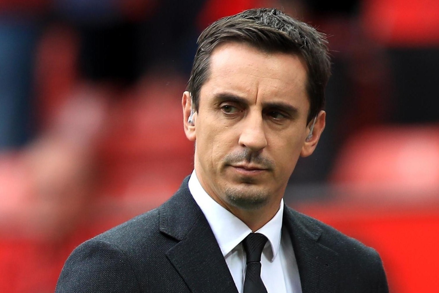 Neville chi ten hai cau thu khong the thay the o MU hinh anh