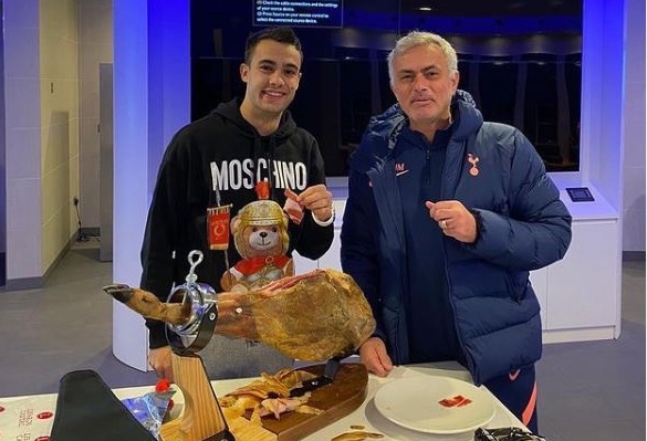 Mourinho tang dui lon anh 1