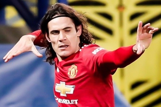 Cavani binh than du bi cam thi dau 3 tran hinh anh