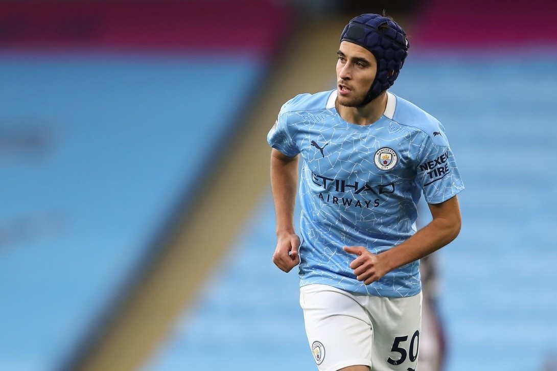 Cau thu Man City nhiem Covid-19 anh 1