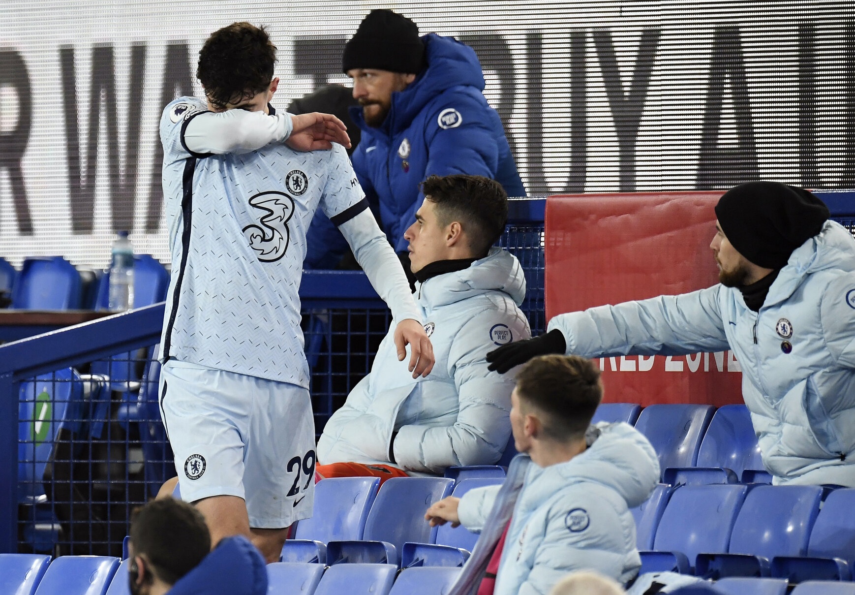 Chelsea sa sut anh 4