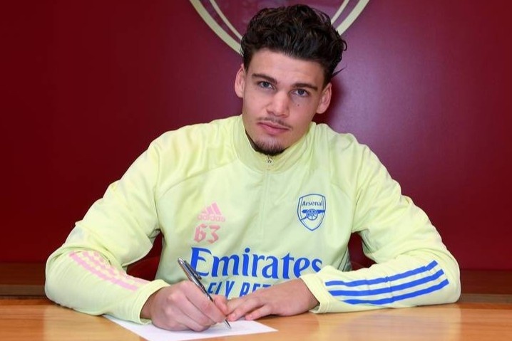 Arsenal co tan binh dau tien o ky chuyen nhuong mua dong hinh anh