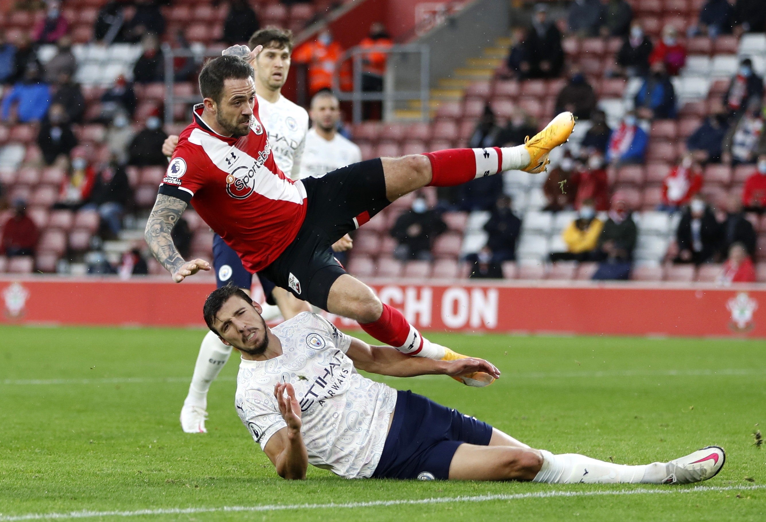 Man City dau bang anh 1