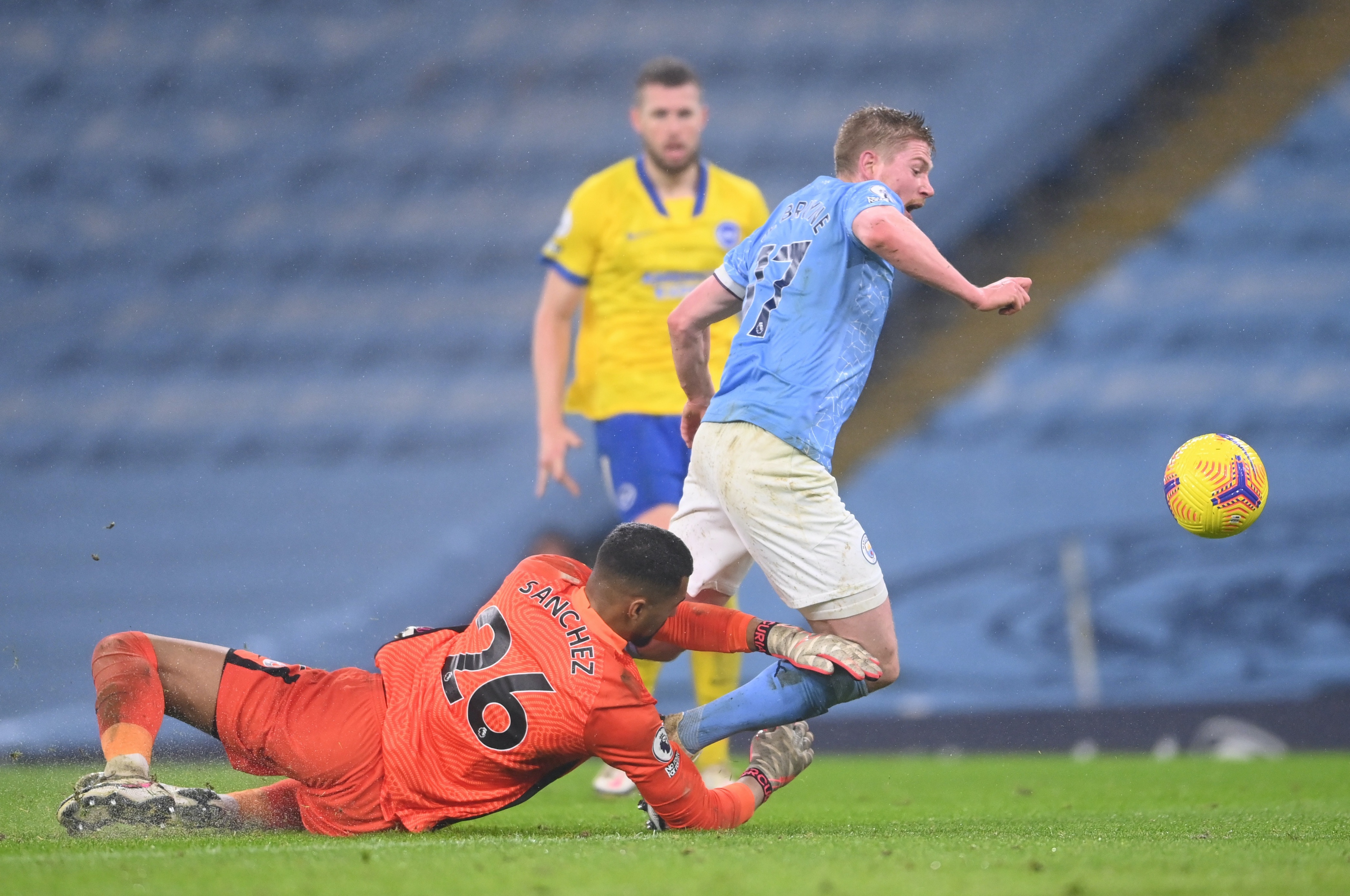 Man City vao top 4 anh 9