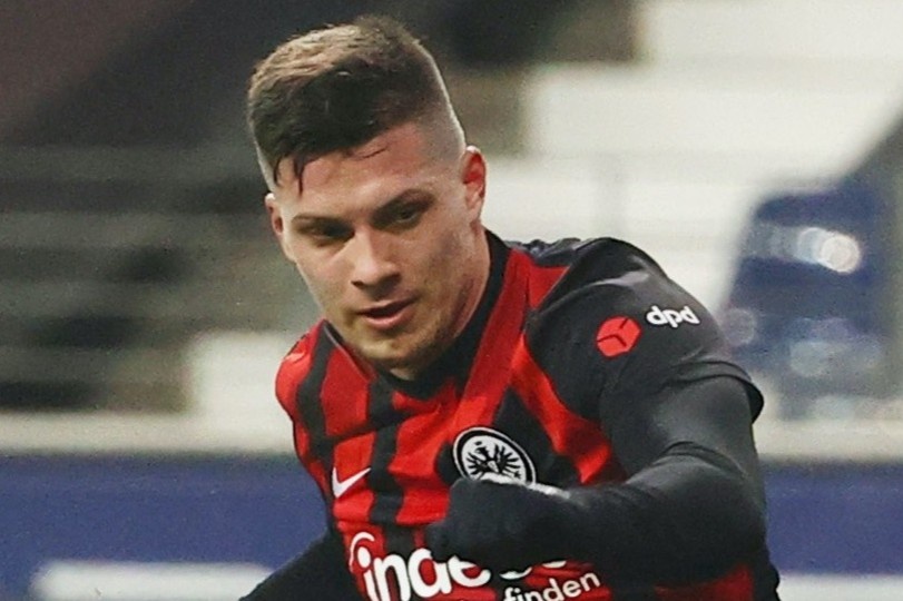 Tien dao 60 trieu euro lap cu dup sau khi roi Real hinh anh