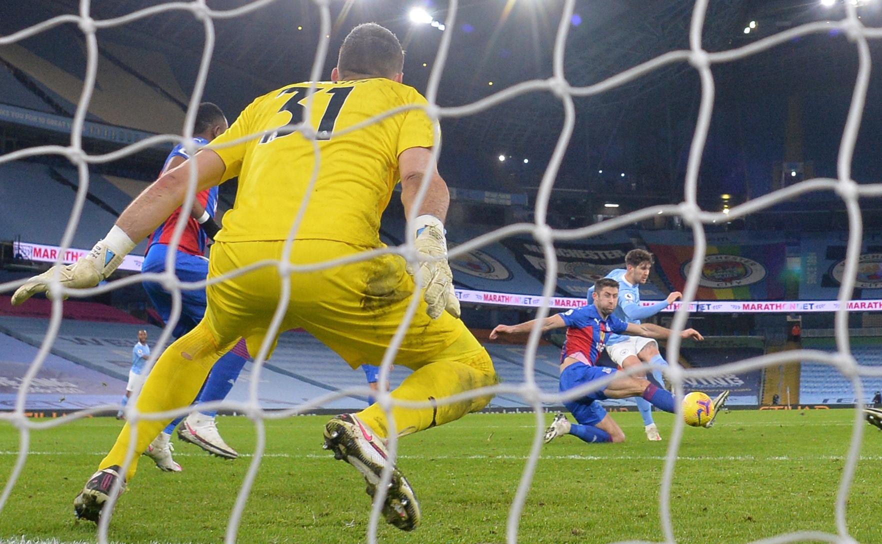 Man City len nhi bang anh 6