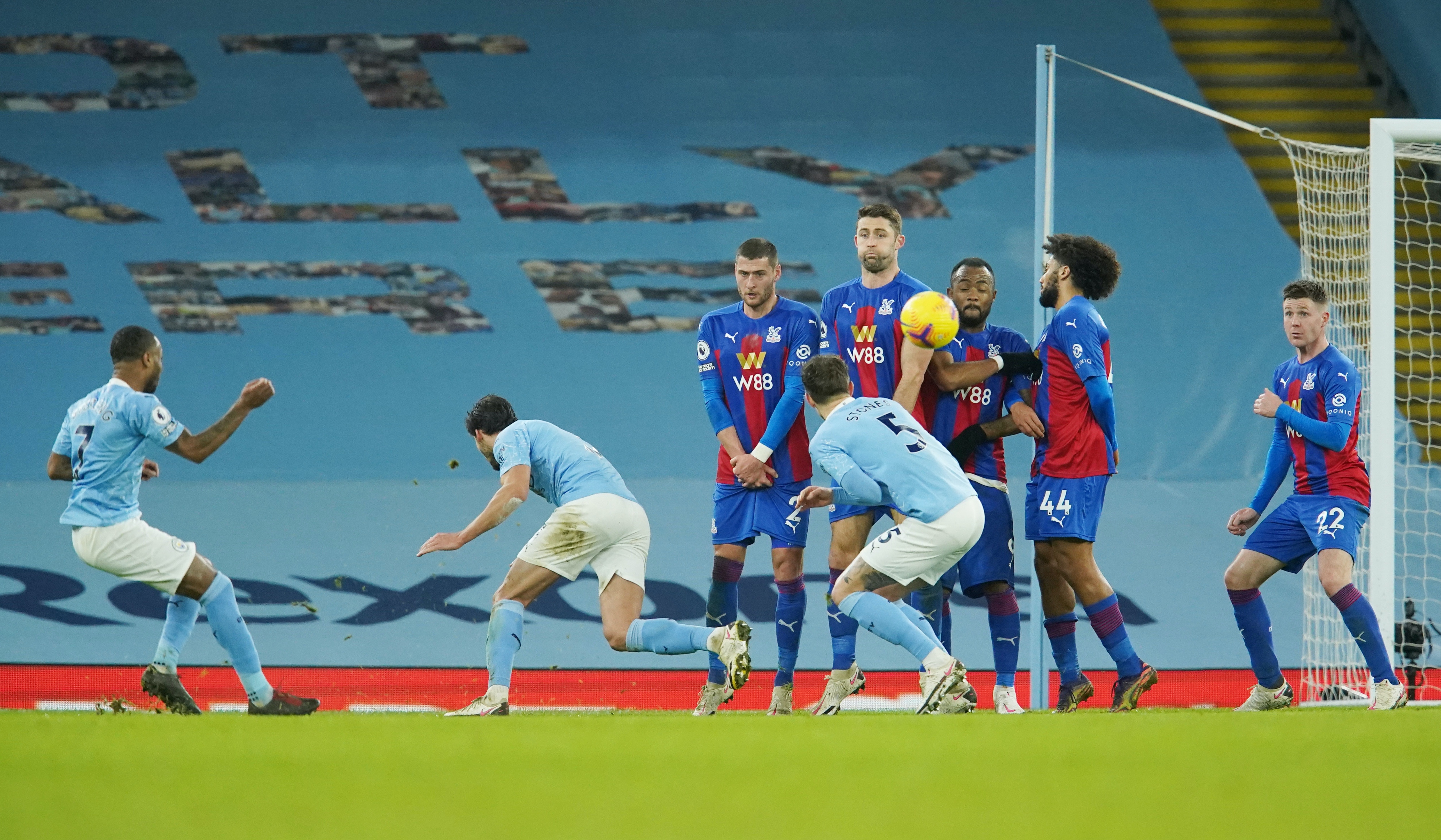 Man City len nhi bang anh 9