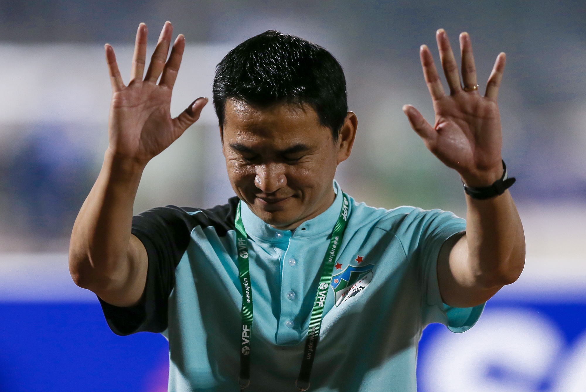 Buc tranh nguoc sang o vong khai man V.League 2021 hinh anh