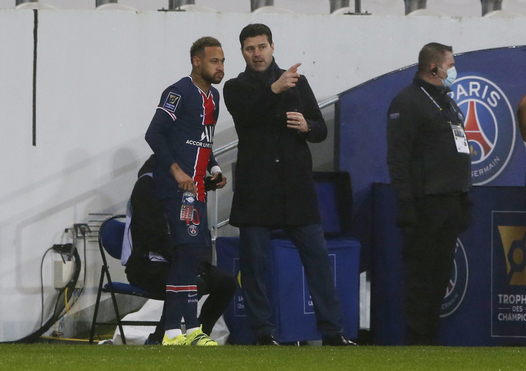 PSG chieu mo Messi anh 1