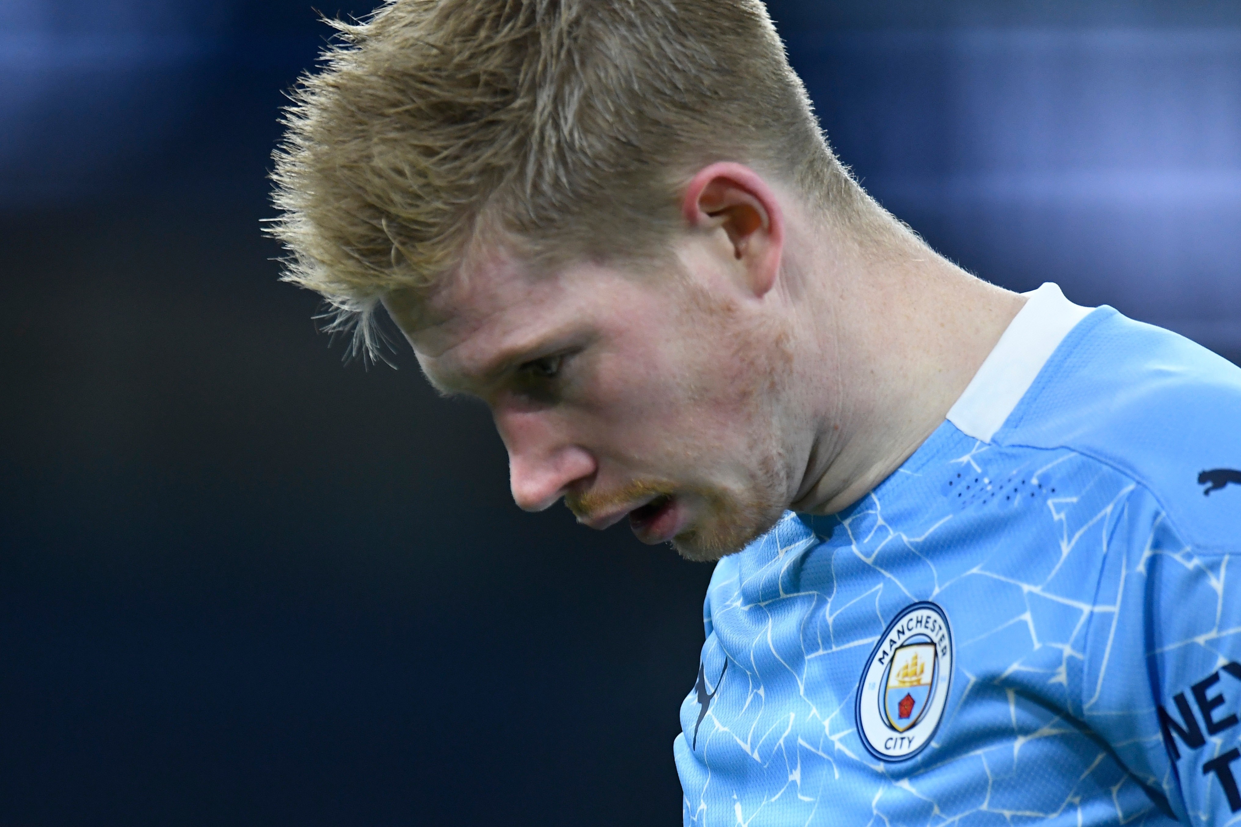 Man City gap bat loi tren cuoc dua vo dich hinh anh