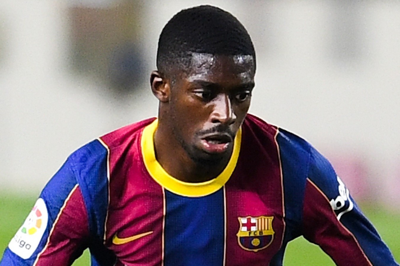 Barca sut hong 2 qua 11 m trong tran thang doi hang ba hinh anh