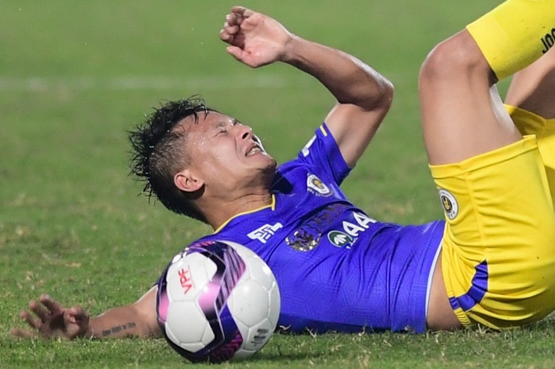 Highlights CLB Ha Noi thua tran thu hai lien tiep tai V.League 2021 hinh anh