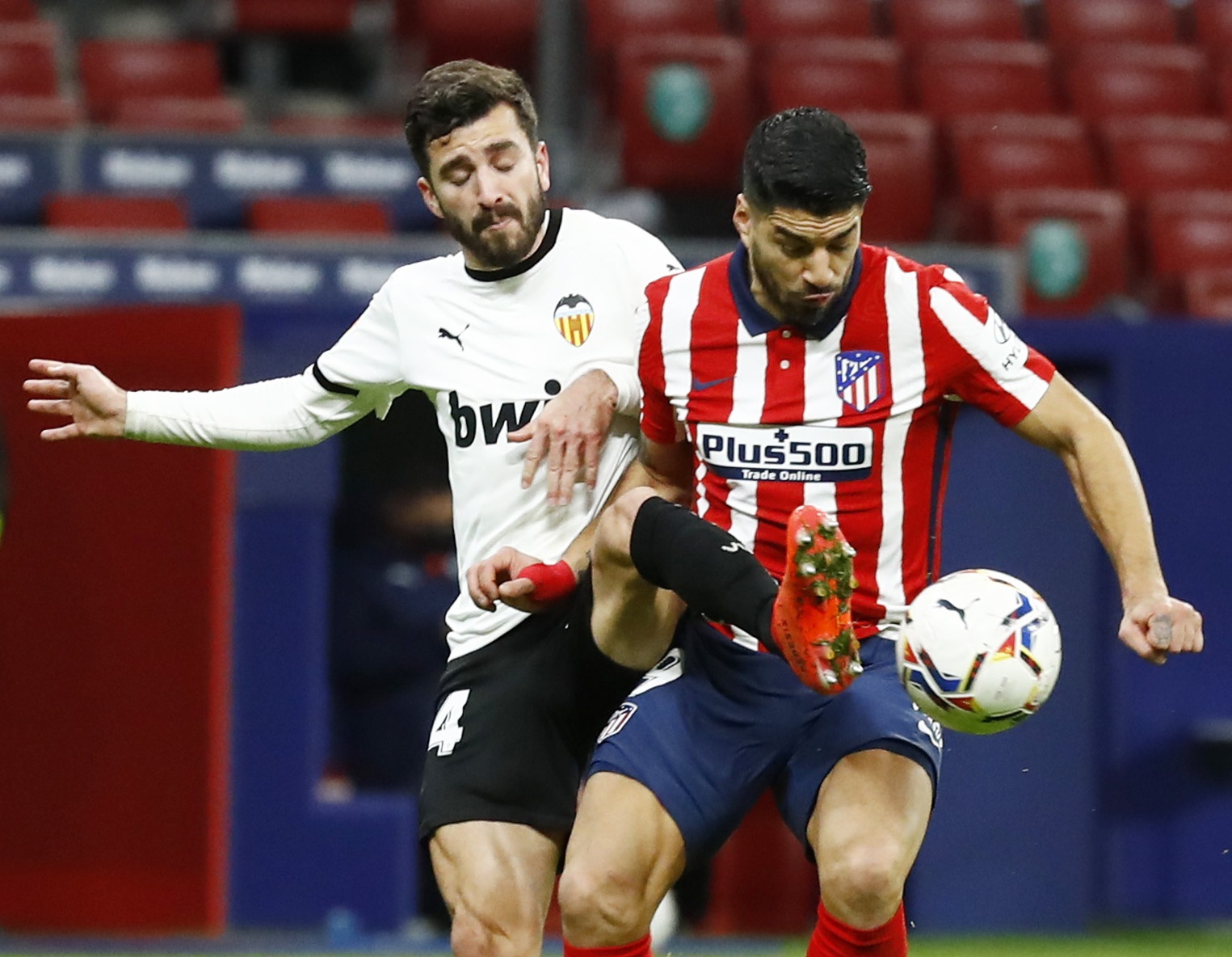 Suarez toa sang anh 2