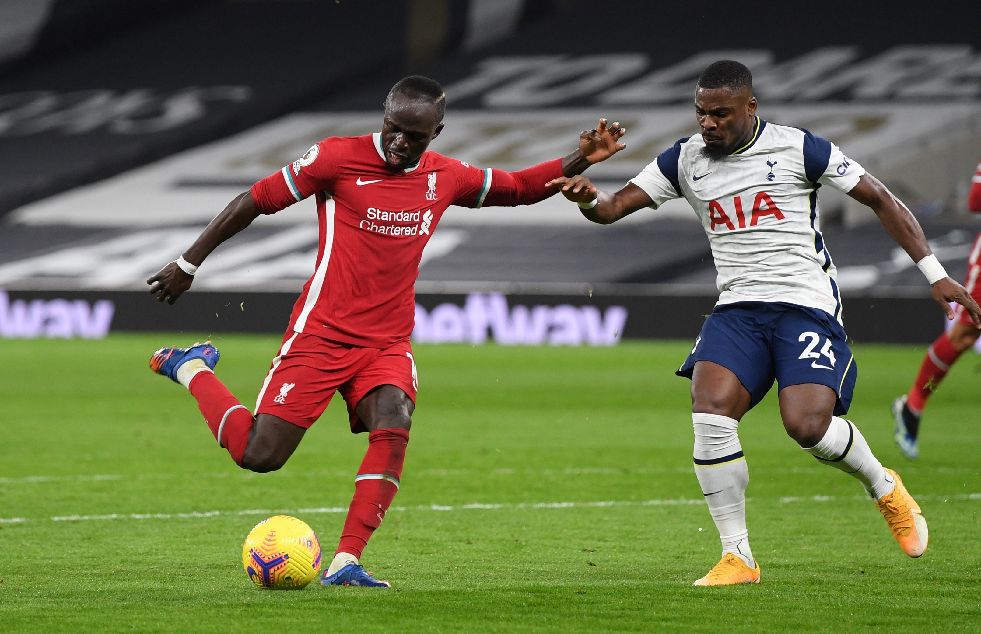 Tottenham thua Liverpool anh 1