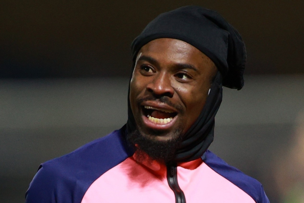 Hau ve Tottenham noi loan vi khong phuc Mourinho hinh anh