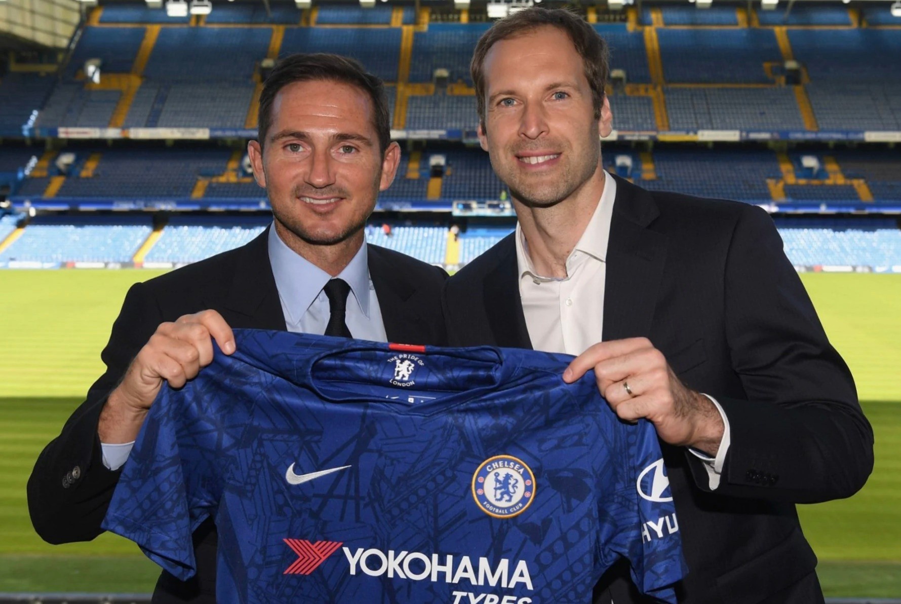 Lampard mau thuan voi Petr Cech truoc khi roi Chelsea hinh anh