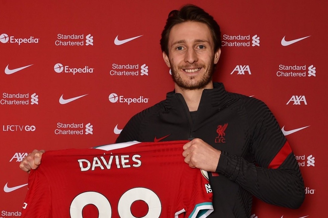 Liverpool don 2 tan binh trong ngay cuoi ky chuyen nhuong hinh anh