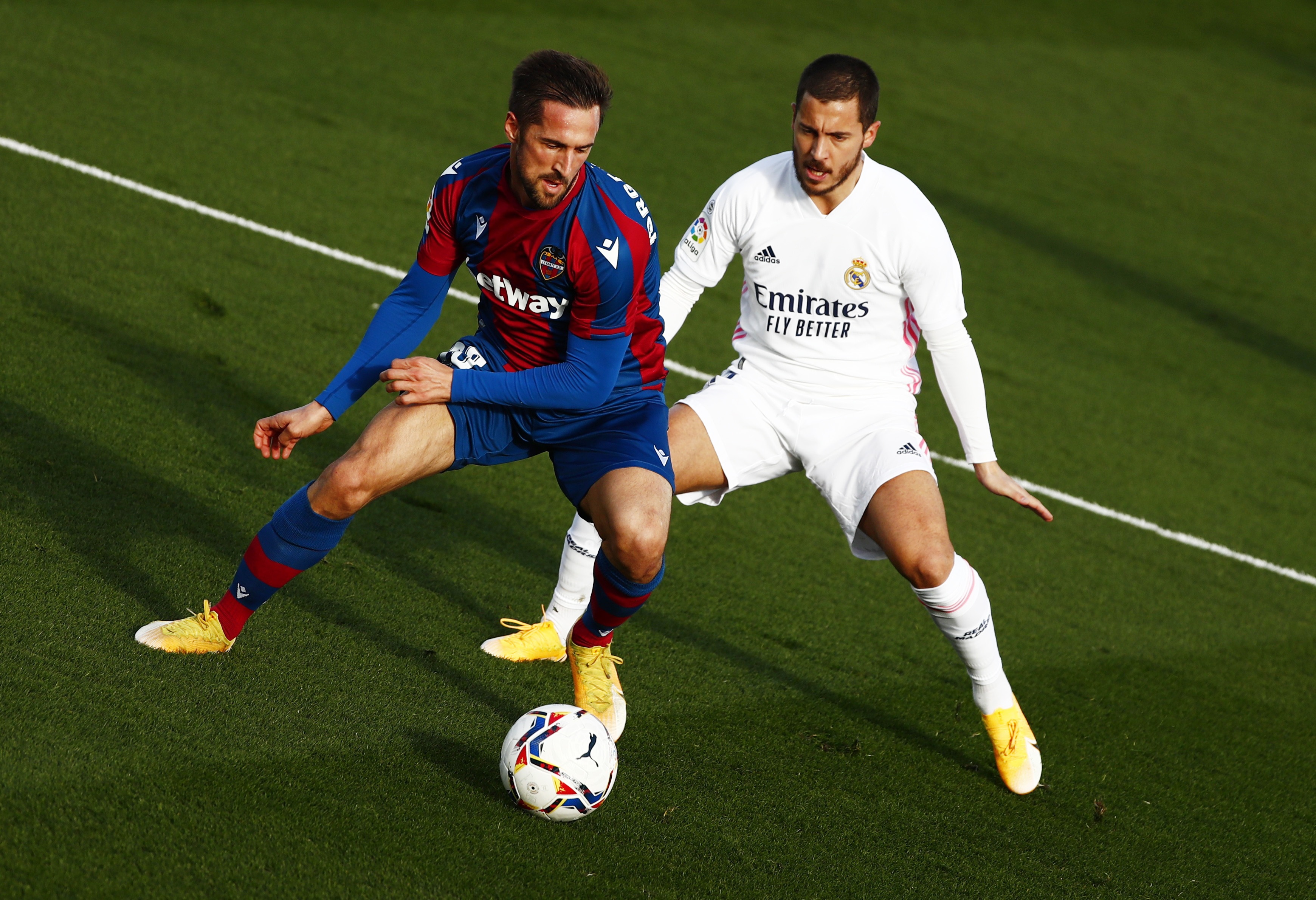 Hazard chan thuong anh 1