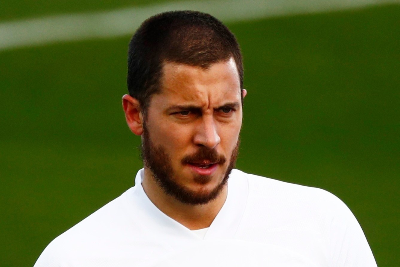 Berbatov: 'Real nen can nhac ban Hazard' hinh anh